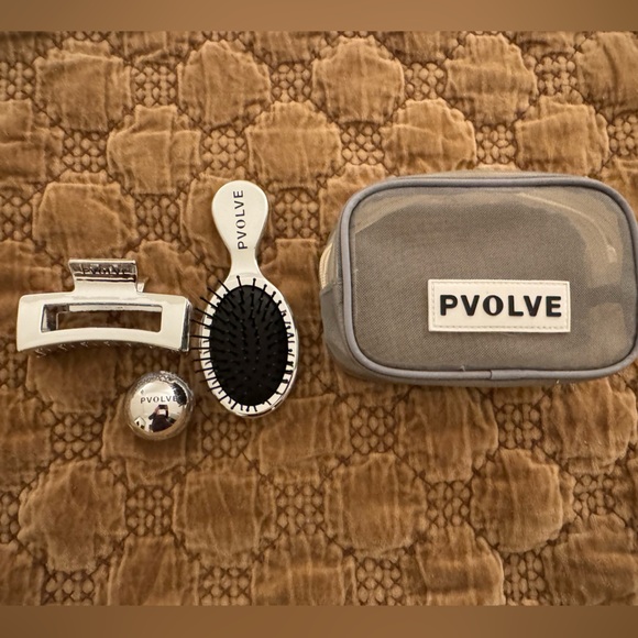 P.volve Hair Accessories Set with Case NWT main image 3